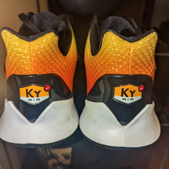 Nike Kyrie Low 2 Sunset - Picture 3 of 4
